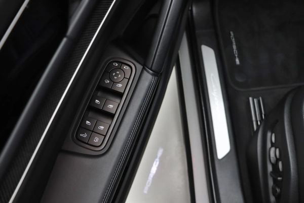 Foto do veiculo PORSCHE CAYENNE COUPé E-HYBRID