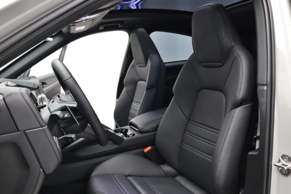 Foto do veiculo PORSCHE CAYENNE COUPé E-HYBRID