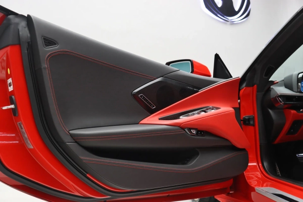 Foto do veiculo CHEVROLET CORVETTE STINGRAY CONVERSIVEL 3LT