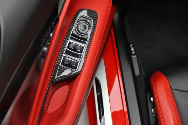 Foto do veiculo CHEVROLET CORVETTE STINGRAY CONVERSIVEL 3LT