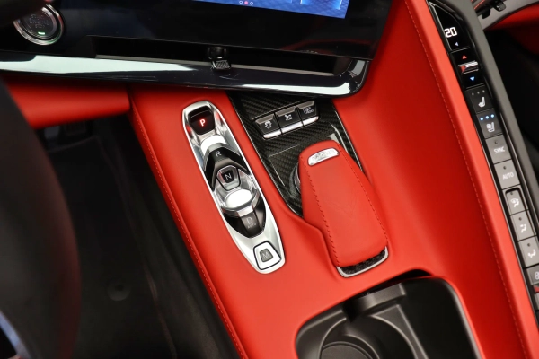 Foto do veiculo CHEVROLET CORVETTE STINGRAY CONVERSIVEL 3LT