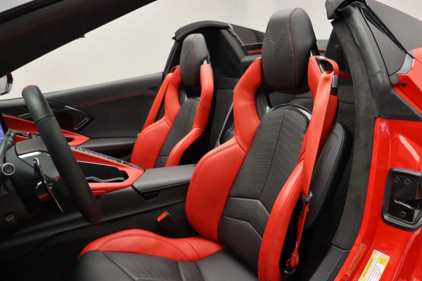 Foto do veiculo CHEVROLET CORVETTE STINGRAY CONVERSIVEL 3LT