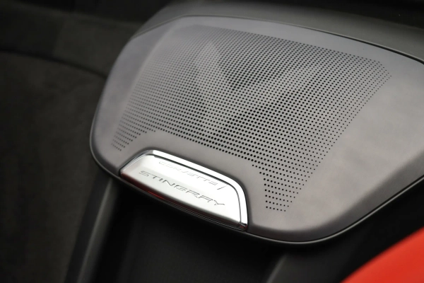 Foto do veiculo CHEVROLET CORVETTE STINGRAY CONVERSIVEL 3LT