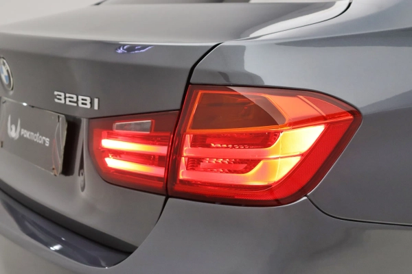 Foto do veiculo BMW 328I GP