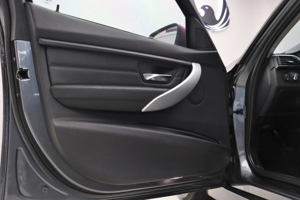 Foto do veiculo BMW 328I GP