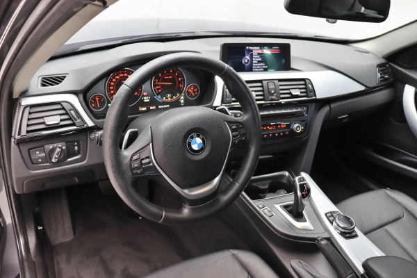 Foto do veiculo BMW 328I GP