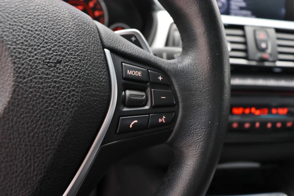 Foto do veiculo BMW 328I GP