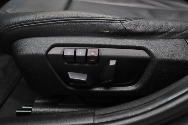 Foto do veiculo BMW 328I GP