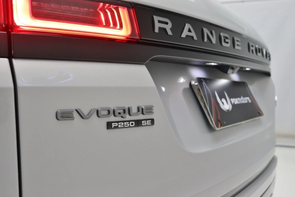 Foto do veiculo LAND ROVER RANGE ROVER EVOQUE P250 SE R-DYNAMIC