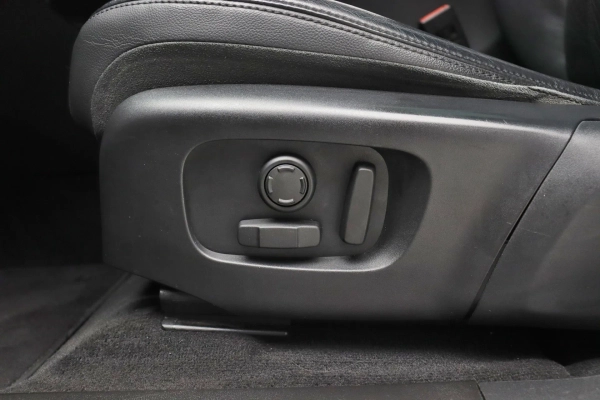 Foto do veiculo LAND ROVER RANGE ROVER EVOQUE P250 SE R-DYNAMIC