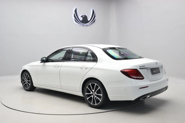 Foto do veiculo MERCEDES-BENZ E 250 AVANTGARDE