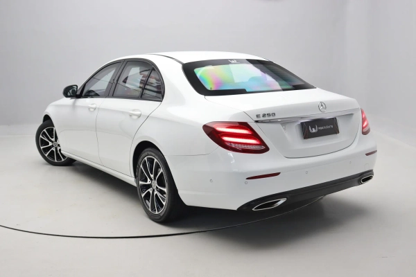 Foto do veiculo MERCEDES-BENZ E 250 AVANTGARDE