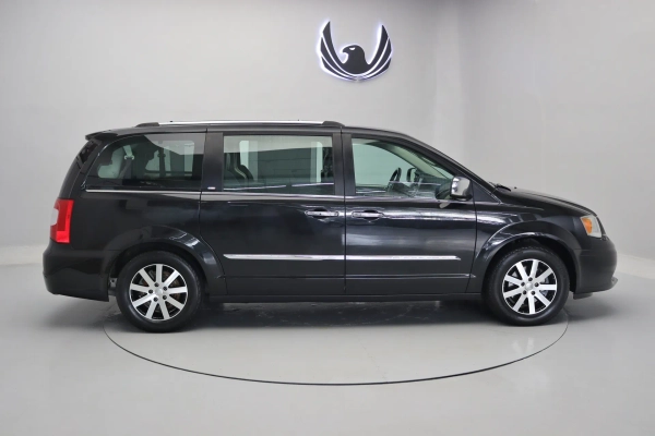 Foto do veiculo CHRYSLER TOWN & COUNTRY LIMITED | 7 LUGARES