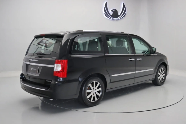 Foto do veiculo CHRYSLER TOWN & COUNTRY LIMITED | 7 LUGARES