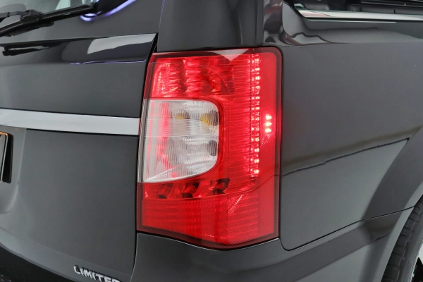 Foto do veiculo CHRYSLER TOWN & COUNTRY LIMITED | 7 LUGARES