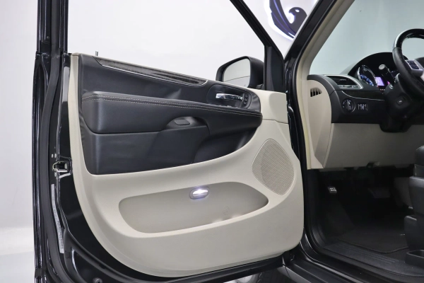 Foto do veiculo CHRYSLER TOWN & COUNTRY LIMITED | 7 LUGARES