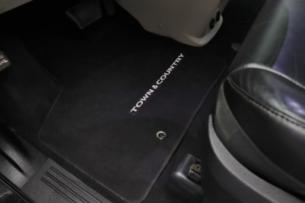 Foto do veiculo CHRYSLER TOWN & COUNTRY LIMITED | 7 LUGARES