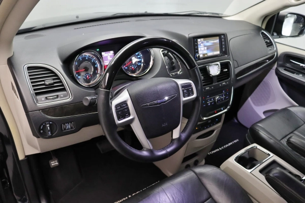 Foto do veiculo CHRYSLER TOWN & COUNTRY LIMITED | 7 LUGARES