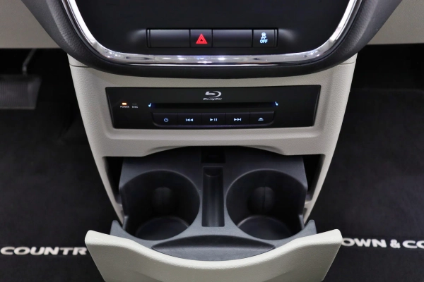 Foto do veiculo CHRYSLER TOWN & COUNTRY LIMITED | 7 LUGARES