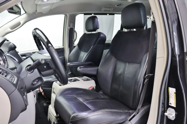 Foto do veiculo CHRYSLER TOWN & COUNTRY LIMITED | 7 LUGARES