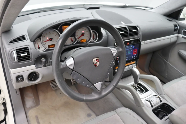 Foto do veiculo PORSCHE CAYENNE GTS