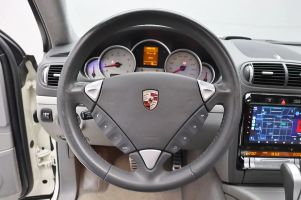 Foto do veiculo PORSCHE CAYENNE GTS