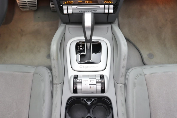 Foto do veiculo PORSCHE CAYENNE GTS