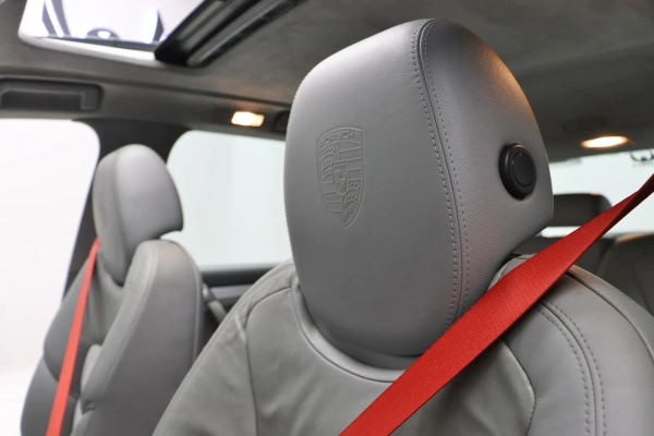 Foto do veiculo PORSCHE CAYENNE GTS