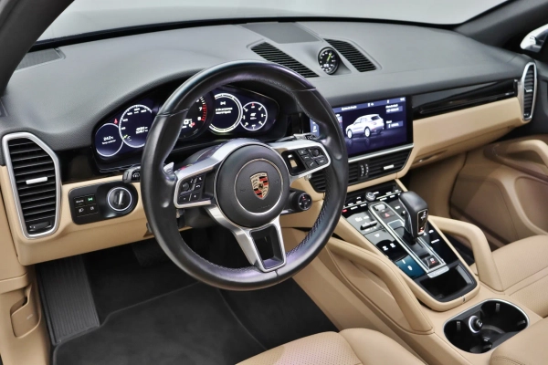 Foto do veiculo PORSCHE CAYENNE E-HYBRID