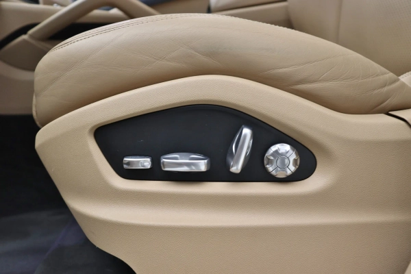 Foto do veiculo PORSCHE CAYENNE E-HYBRID