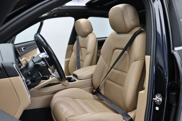 Foto do veiculo PORSCHE CAYENNE E-HYBRID