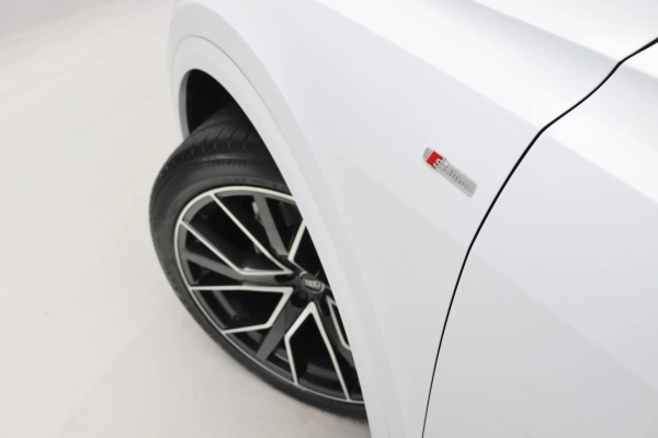 Foto do veiculo AUDI Q8 PERFORMANCE BLACK