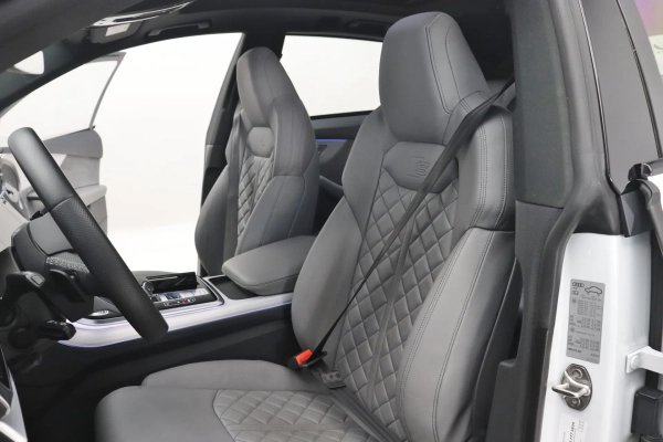 Foto do veiculo AUDI Q8 PERFORMANCE BLACK