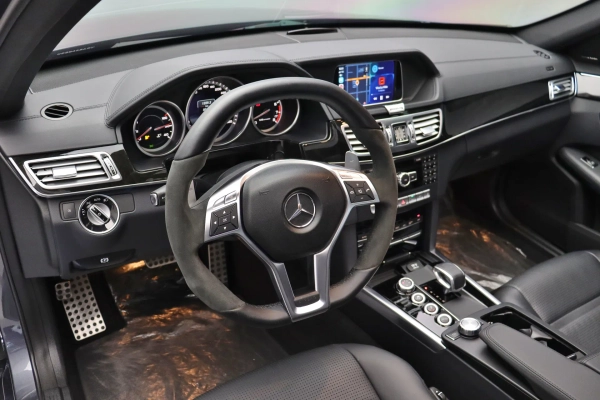 Foto do veiculo MERCEDES-BENZ E 63 AMG