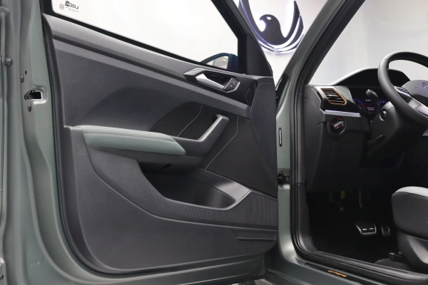 Foto do veiculo VOLKSWAGEN T-CROSS EXTREME 250 TSI