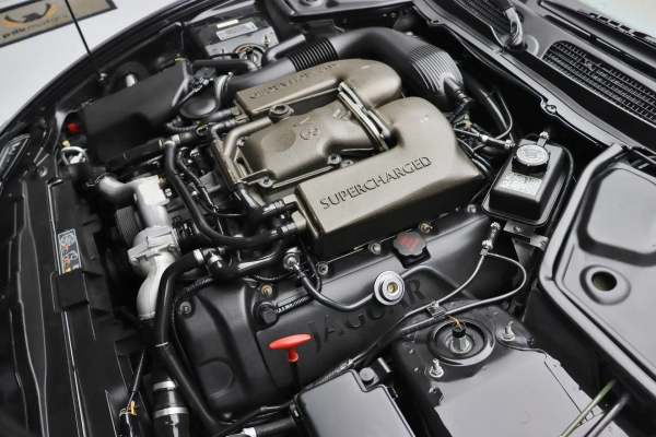 Foto do veiculo JAGUAR XKR 