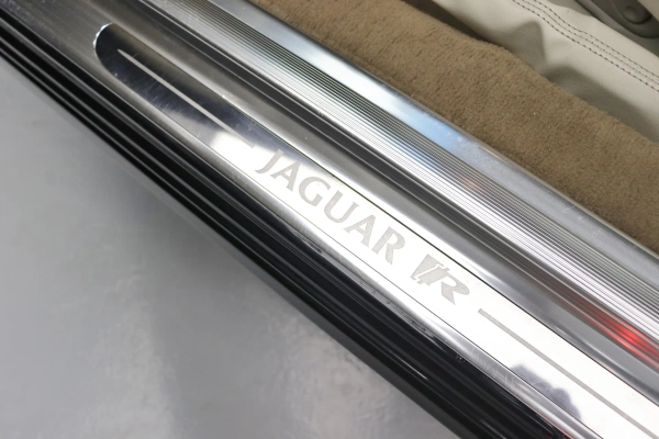 Foto do veiculo JAGUAR XKR 