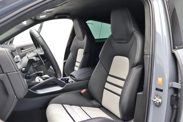 Foto do veiculo PORSCHE CAYENNE TURBO GT