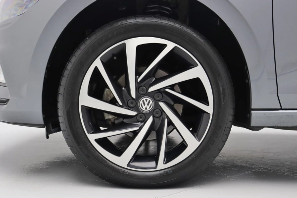 Foto do veiculo VOLKSWAGEN POLO HIGHLINE TSI