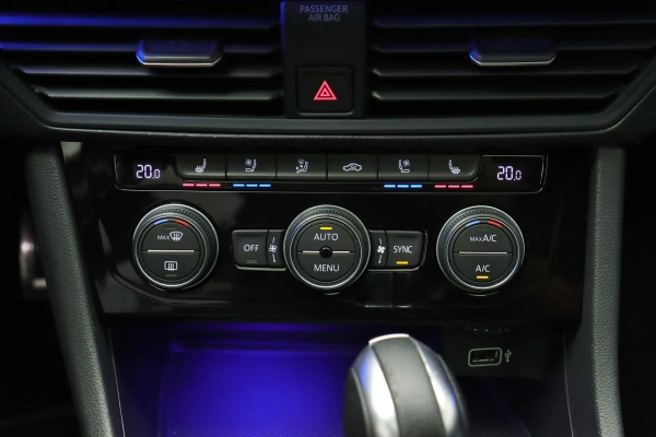 Foto do veiculo VOLKSWAGEN JETTA GLI