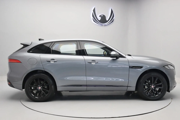 Foto do veiculo JAGUAR F-PACE R-SPORT