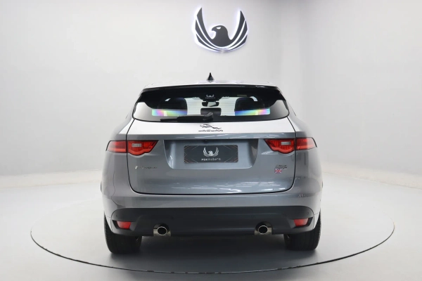 Foto do veiculo JAGUAR F-PACE R-SPORT