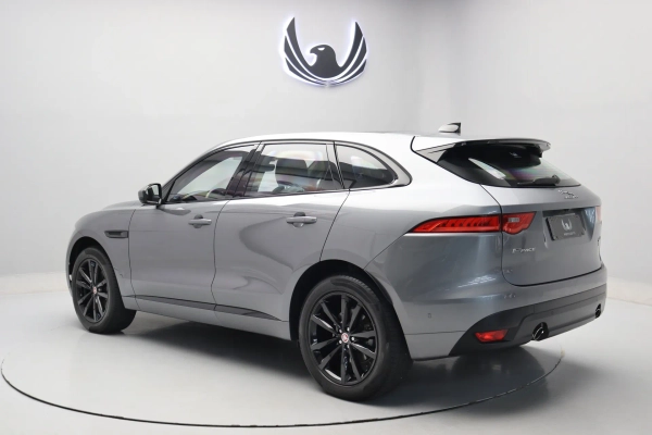 Foto do veiculo JAGUAR F-PACE R-SPORT