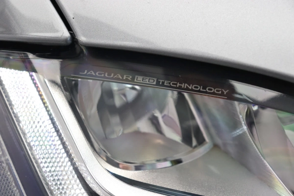 Foto do veiculo JAGUAR F-PACE R-SPORT