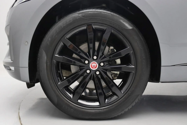 Foto do veiculo JAGUAR F-PACE R-SPORT