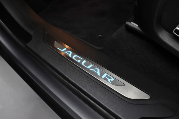 Foto do veiculo JAGUAR F-PACE R-SPORT