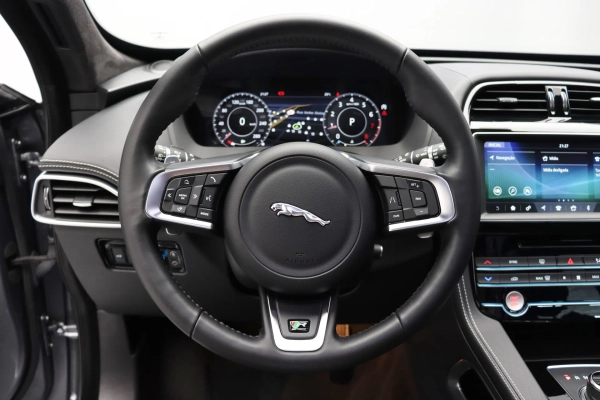 Foto do veiculo JAGUAR F-PACE R-SPORT