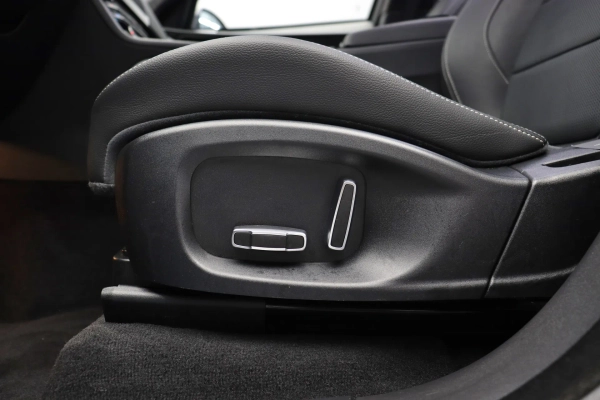 Foto do veiculo JAGUAR F-PACE R-SPORT