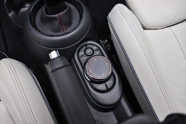 Foto do veiculo MINI COOPER S