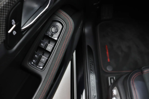 Foto do veiculo PORSCHE MACAN GTS